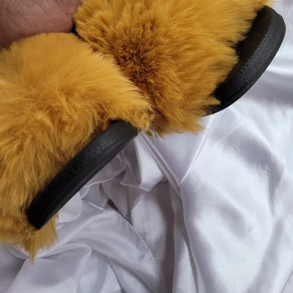 Henry Ferrera Golden Fur Slides - Picture 3 of 7